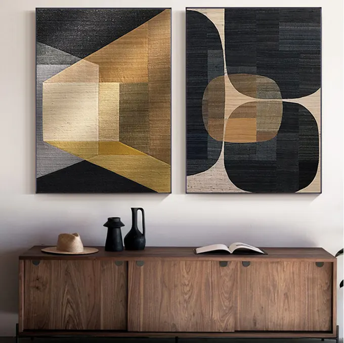 Geometrisch modern schilderij in een woonkamer met decoraties